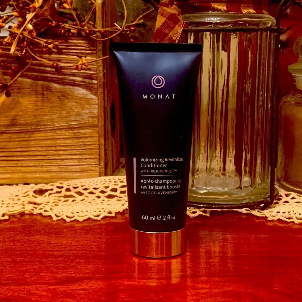 Monat volumizing revitalize conditioner